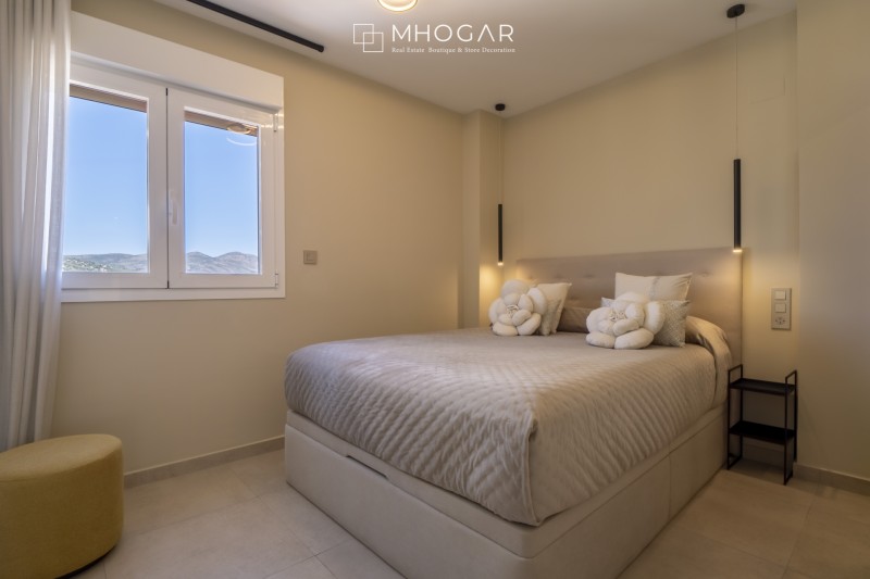 El cielo de Calpe a tus pies: ¡exclusivo ático dúplex de revista, frente al Mediterráneo! 